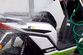 ¿Cómo lavar tu moto eléctrica Starker?