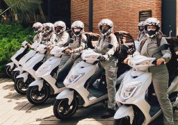 El reconocido restaurante Crepes and Waffles estrena motos eléctricas Stärker para sus domiciliarias